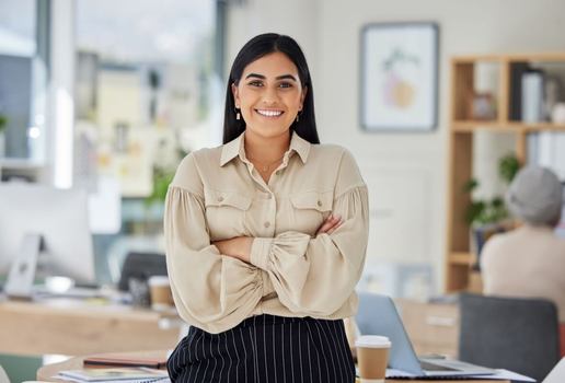 Muitas mulheres da Geração Z enfrentam obstáculos para chegar a cargos de liderança (Imagem: PeopleImages.com - Yuri A | Shutterstock)