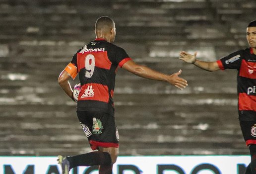 Olávio marcou um dos gols da Raposa