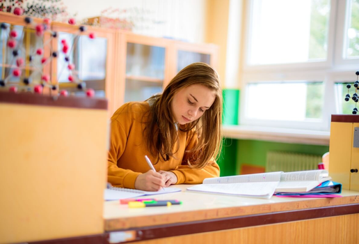 Entender a aplicação da química no dia a dia é essencial para se dar bem na prova de Ciências da Natureza do Enem (Imagem: ABO PHOTOGRAPHY | Shutterstock)