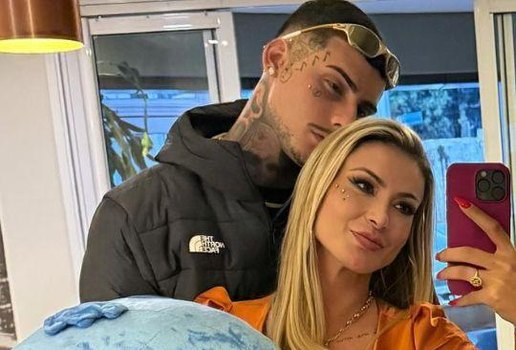 ANDRESSA URACH ASSUME NOVO RELACIONAMENTO