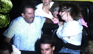 Casal salva jovem de cair de montanha russa a 120 k nos Estados Unidos