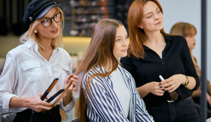 O setor de beleza é um dos destaques para quem deseja empreender (Imagem: Shakirov Albert | Shutterstock)