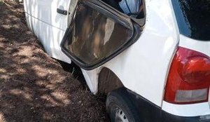 Colisão entre carro e árvore mata pastor e esposa na Paraíba