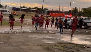 Torcedores do América-RN após serem liberados do Estádio Almeidão.