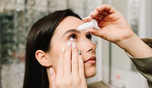 Hábitos simples evitam que os olhos sejam afetados pelo clima seco do inverno (Imagem: Rabizo Anatolii | Shutterstock)