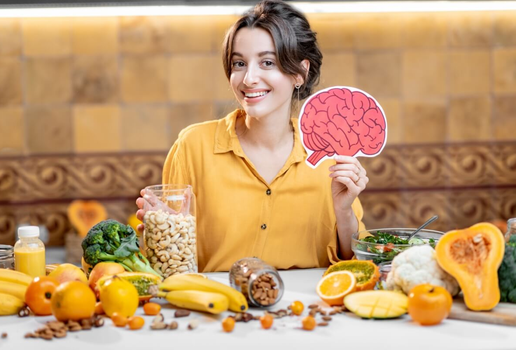 Uma dieta rica em nutrientes ajuda a regular o humor e a fortalecer o organismo contra os efeitos do estresse (Imagem: RossHelen | Shutterstock)