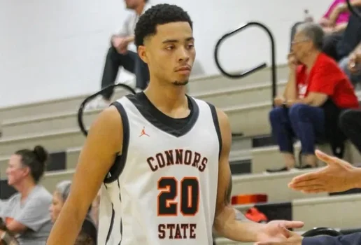 Jogador de basquete morre apos sofrer lesao na cabeca durante partida