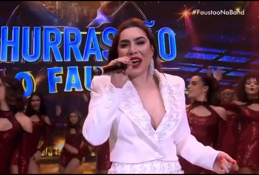 Naiara Azevedo canta 'Estoy Aqui' no Faustão, 4 anos após 'Show dos Famosos'