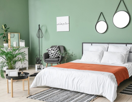 A decoração do quarto do casal pode favorecer o relacionamento (Imagem: Pixel-Shot | Shutterstock)