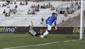 Botafogo-PB e Treze se enfrentaram no Almeidão