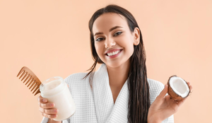 O óleo de coco ajuda a manter a saúde do cabelo no inverno (Imagem: Pixel-Shot | Shutterstock)
