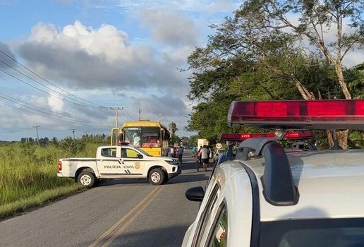 O acidente aconteceu neste domingo (24), na PB-004.