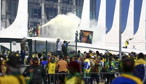 Os atos antidemocráticos em Brasília, Bolsonaro e a extrema direita