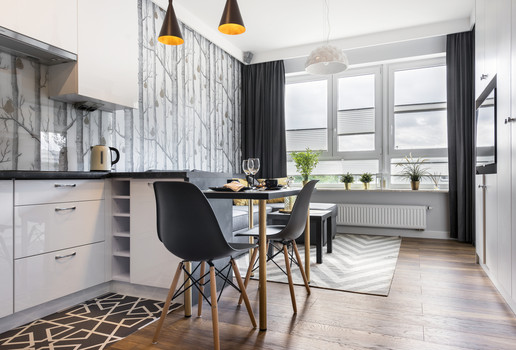 O cuidado com a decoração é essencial para apartamentos pequenos (Imagem: Cinematographer | Shutterstock)