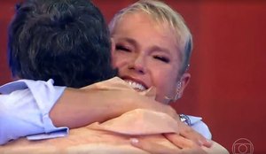Abraço entre Xuxa e Mion