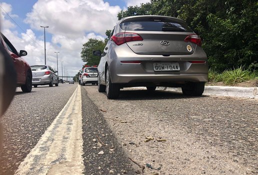 Veículos foram abandonados por motoristas na BR-230