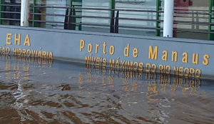Cheia em Manaus atingiu o maior nível neste sábado