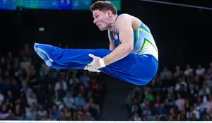 Diogo soares vai a final da ginastica art paris