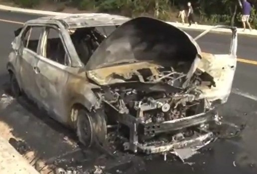 Carro queimado
