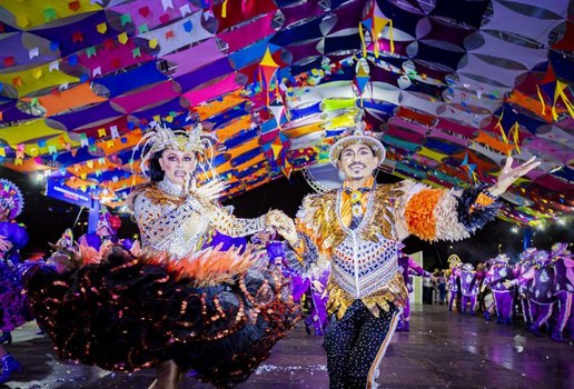 Colorido invadiu a arena no primeiro dia de apresentações