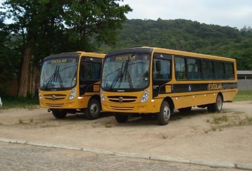 Onibus escolar sertao