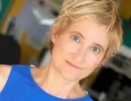 Cantora de trilha de As Patricinhas de Beverly Hills morre em incendio