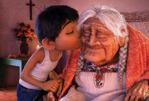 Miguel e Mama Coco, do filme "Viva, a vida é uma festa", da Disney