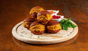 Compreender o valor da comida afro-brasileira é reconhecer seu papel como um dos pilares da cultura nacional (Imagem: Igor Vilela Rotundo | Shutterstock)