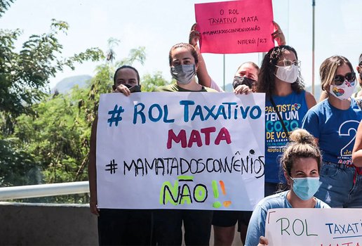 Protesto contra a aprovação do rol taxativo.