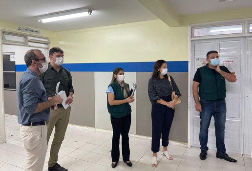 Foram inspecionados a farmácia central e o bloco cirúrgico do hospital.