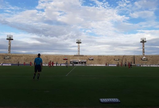 Belo recebeu o 4 de Julho em casa, no Estádio Almeidão