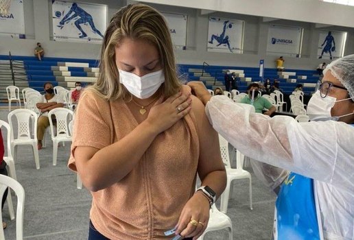 Vacinação contra a covid-19 em Campina Grande