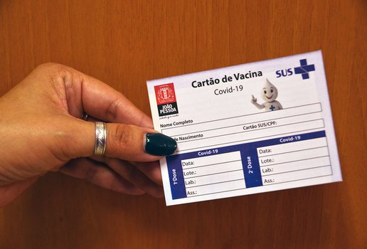 Cartão de vacinação marca dia e tipo de imunizantes em João Pessoa.