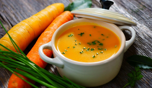 Sopa de cenoura (Imagem: Dani Vincek | Shutterstock)