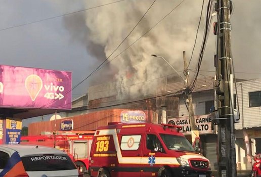 Chamas destruíram o imóvel