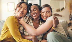 Cada signo tem uma forma única de demonstrar afeto (Imagem: PeopleImages.com - Yuri A | Shutterstock)