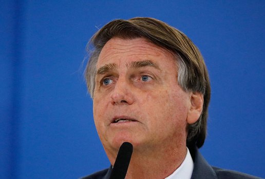 Bolsonaro é levado ao hospital após 'desconforto', diz ministro