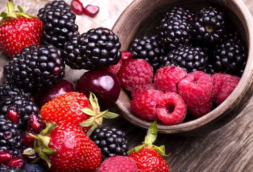 As frutas vermelhas são grandes aliadas da saúde (Imagem: Boule | Shutterstock)