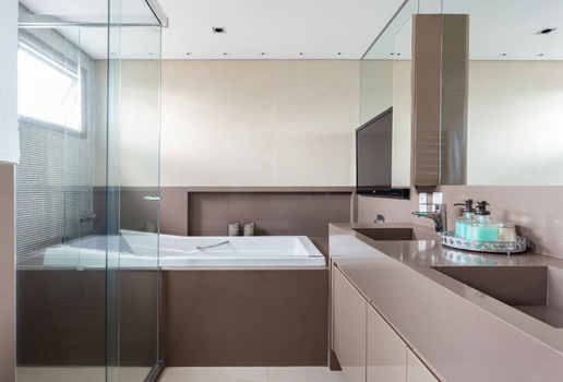 É possível transformar o banheiro em um ambiente prático e inspirador (Projeto: Dantas & Passos Arquitetura | Imagem: Maura Mello)