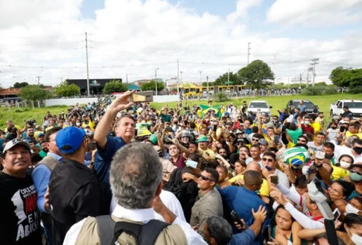 Bolsonaro participa de “jegueata” com ministros no Rio Grande do Norte