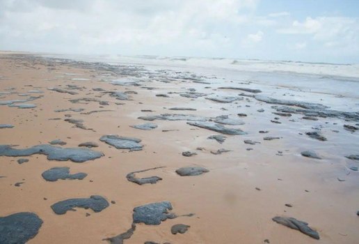 Manchas de óleo atingiram praias do Litoral da PB