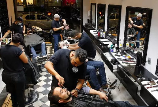 Setor de servicos economia salao barbearia