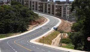 Via que liga o bairro do Altiplano ao HU