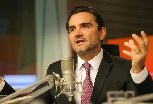 Celso Sabino confirma a Lula que deixara Ministerio do Turismo