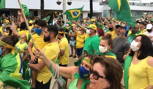 Manifetantes em apoio a Bolsonaro