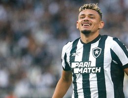 Tiquinho Soares vai permanecer no Botafogo em 2024