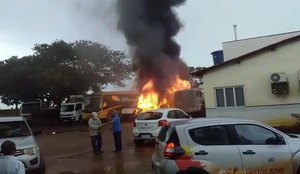 Fogo atingiu a garagem da prefeitura de Pastos Bons
