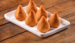 Coxinha de batata-doce (Imagem: MARCELOKRELLING | Shutterstock)