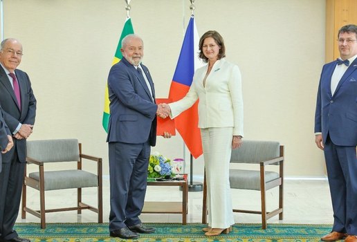 EMBAIXADORA DA REPÚBLICA TCHECA COM PRESIDENTE LULA