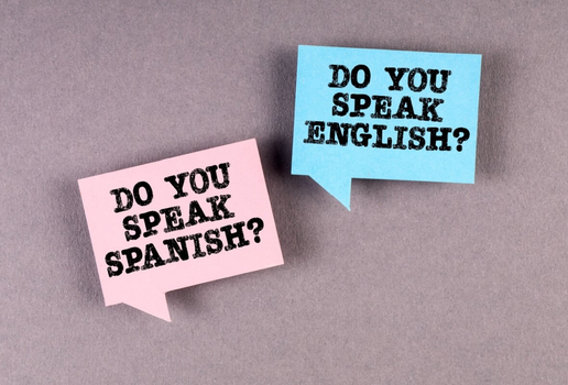 A prova de língua estrangeira no Enem vai muito além da gramática (Imagem: stoatphoto | Shutterstock)